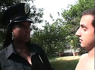 Ebenholz, Polizist, Tracht